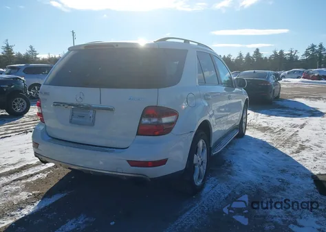 2009 Mercedes-Benz Ml 350 4Matic z USA, uszkodzony, nr VIN 4JGBB86E79A528299
